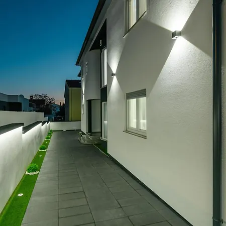 Guest house Complex White