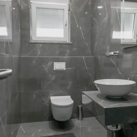 Complex White * Пула