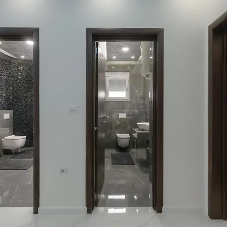 Complex White 2* Pula