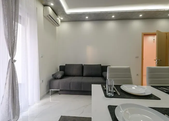 Konukevi Complex White 2*