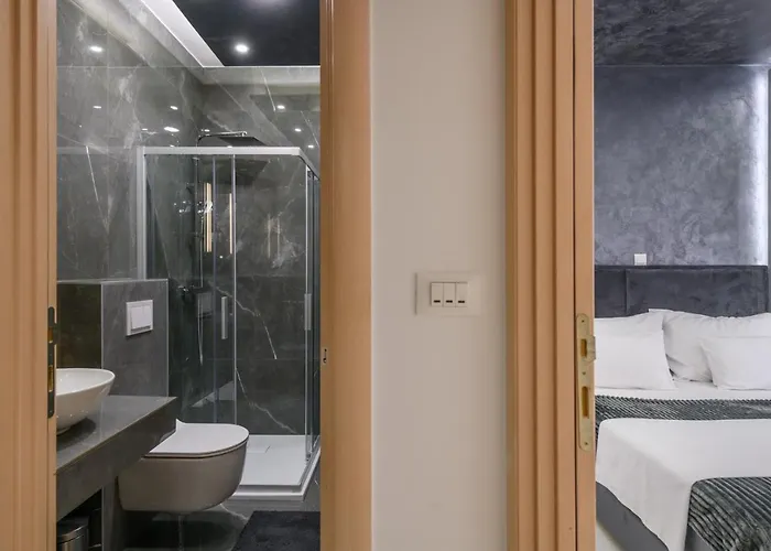 Complex White 2* Pula