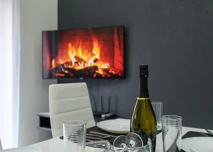 Complex White 2* Pula