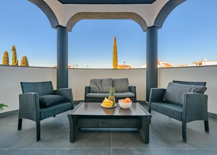 Complex White 2* Pula