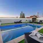 Complex White Guest house 2*