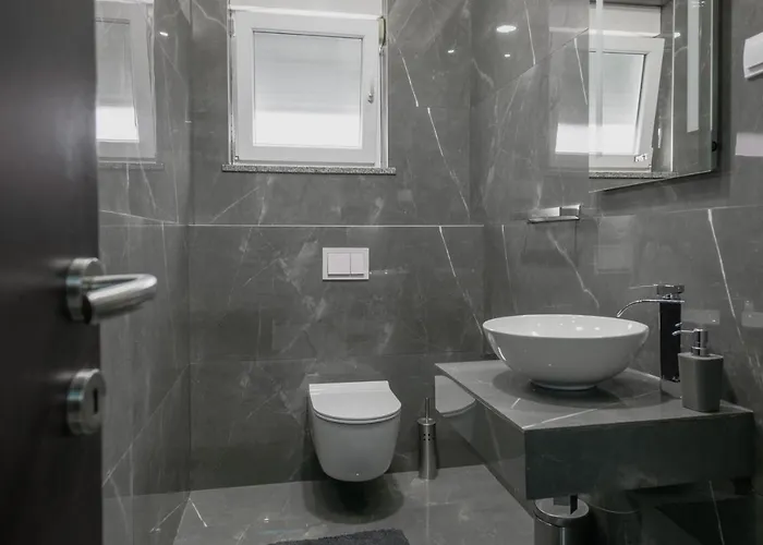 Complex White 3* Pula