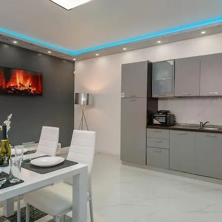 Gæstehus Complex White 3*