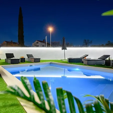 Complex White * Pula