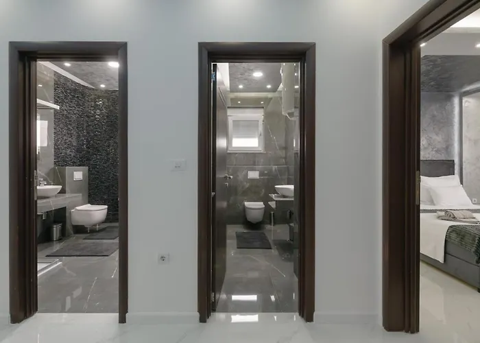 Complex White 3* Pula